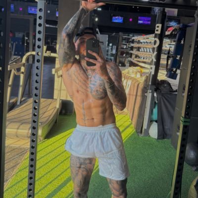 TheCrownedOne_'s profile picture. Insta: crownedalex Snap: crownedac