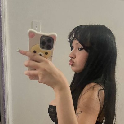 bellaislovelyy's profile picture. 21 || 📍LA 🤍 choosing fans to make content with ↙