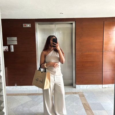 _murvlana's profile picture. Life twirls on