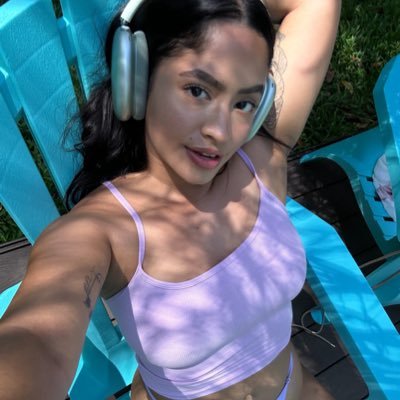 petitemmax's profile picture. • free video👇🏼