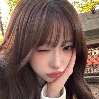 round1e_'s profile picture. 