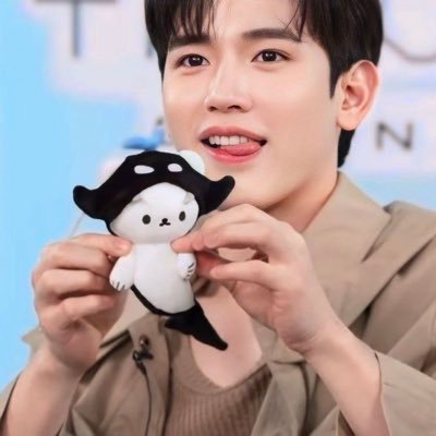 yoursunshin_'s profile picture. mulfand • taynew is the ult 🐋💙 also here for #GEMINIFOURTH #JUNIORMARK #PEBACA