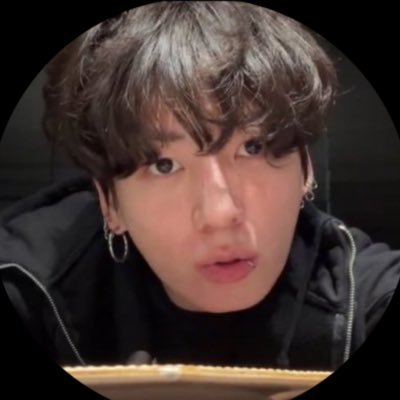 lin2002a's profile picture. 