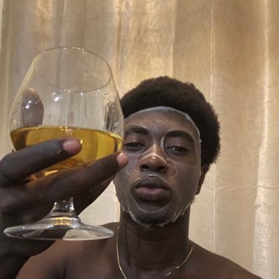 Nana_Asae's profile picture. Live. Love. Laugh.