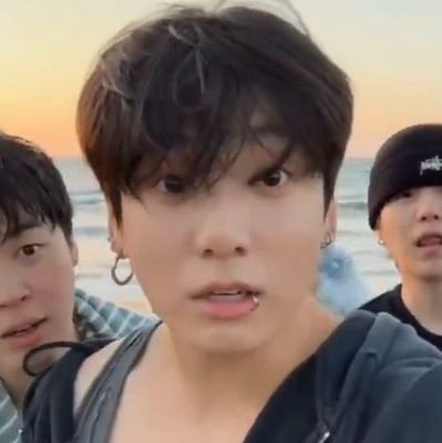 gukieslostmilk_'s profile picture. the eldest daughter of vmin ʕ⁠·⁠ᴥ⁠·⁠ʔ                                        old acc : @gukieslost_milk | free 🇵🇸