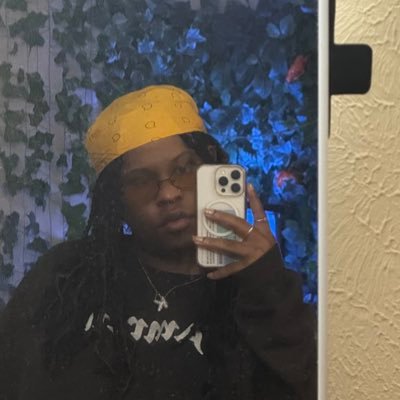 ZEEKUXXX's profile picture. a bitch is back.