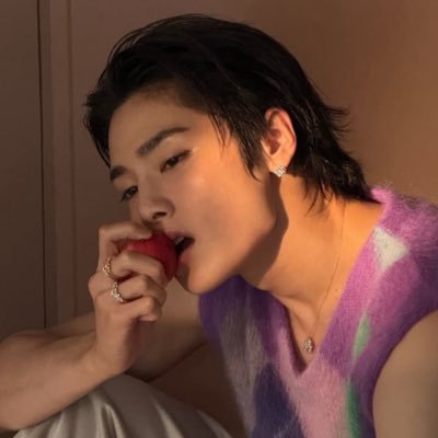 6ST0P's profile picture. coppin’ all that shit whenever i want it