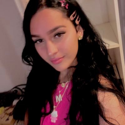 v4mpykittyyzf's profile picture. 