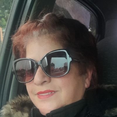 sofiaamador57's profile picture. --Dime algo bonito.
—El café está listo.