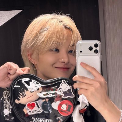 InloveWithGDRGN's profile picture. ⋆˚࿔ she ain't better than me. 𝜗𝜚˚⋆