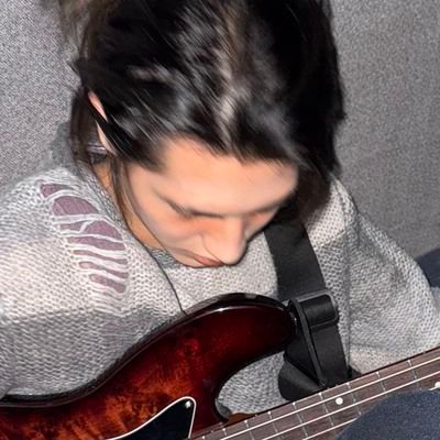 Jozyeon's profile picture. I love rock.