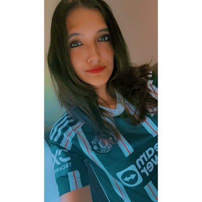 _classof92_'s profile picture. 32, Mum to a cheeky girl. @ManUtd ❤️@McLarenF1 🧡Psychology, Rock music, Singer🤘🏼Be kind . if you are easily offended, don’t follow me