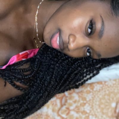 claudeeeeeee15's profile picture. 