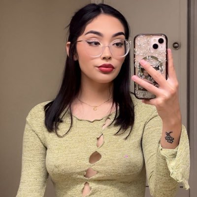 w0ahkris's profile picture. i’ll air this bitch out like a queef