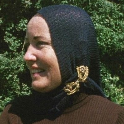 escapethebutch's profile picture. she said that people tried to be good, but they were really sick and rotten on the inside, her most of all.