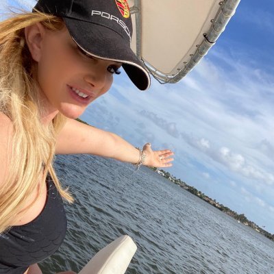 ShannonHar7s's profile picture. Because there are regrets so wear stars and moons because there are dreams so desperate ❤