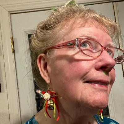 MaryandBessie's profile picture. Born & Raised in Pittsburgh, Alaska is Home now, USAF Veteran AFSC Weather,  Rugby Fan,  Politics: Independent,  Si Vis Pacem Para Bellum