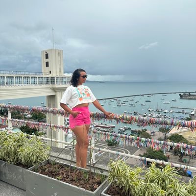 BotelhooTaynara's profile picture. • Ela sonhava com o paraíso e por isso ele existia. 💭💫