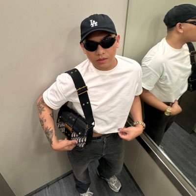 Lloooydy's profile picture. aloha