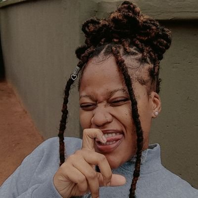 SimpliciTee___'s profile picture. A butterfly trapped in its cacoon🤍

           .👁️V🌞.