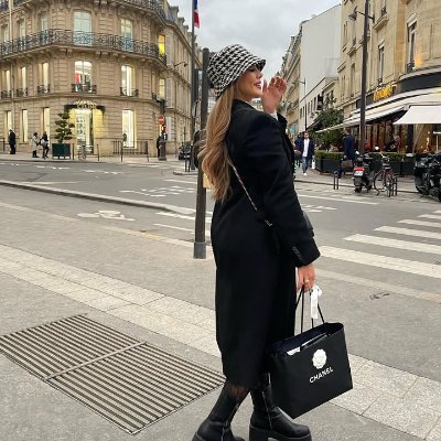 Flora417zy's profile picture. An independent woman who builds her identity through hard work and high standards... 💫