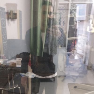 Randhir83890's profile picture. Dr. Singh