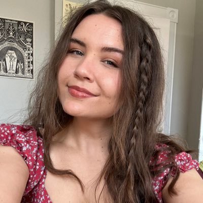 nightplath's profile picture. 25 | booktuber | swiftie | ig: marginsofmarisa