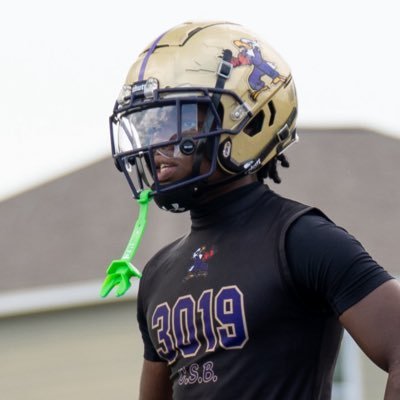 CahrenCotton8's profile picture. Cahren Cotton 4.5 GPA athlete📚5’11 187lb DB/SS/LB/Ath -Warren Easton highschool CO 2026 Athlete