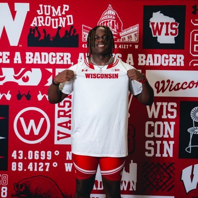 HOMESTEAD HS(WI)|1ST TEAM ALL CONFERENCE/ALL REGION| DE/OLB|4.68 40yd|38 in.Vert| 9’7 Broad| 6’6 WS Cell:414-758-9311|58ft shot ,184-3 discus 🏈 🏀 🏃🏾‍♂️🥋