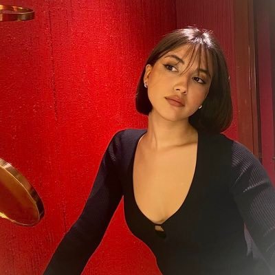 busrakacaan's profile picture. my diary 🐆🥂🦂🕯️