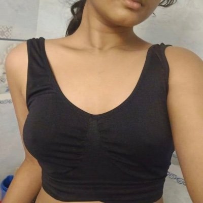 Mallluuzz's profile picture. Follow for more content