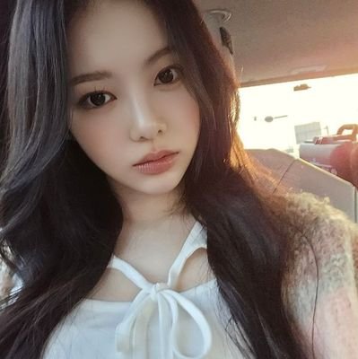 jeonygian's profile picture. Spotlight, re; (me).