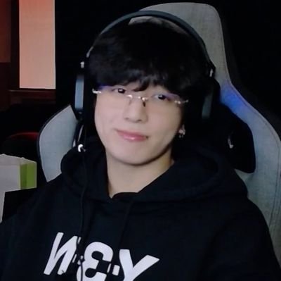 agusweetie's profile picture. ͏ 𝗂𝗇  𝗅𝗈𝗏𝖾  𝗐  𝗌𝖾𝗏𝖾𝗇  𝗀𝗎𝗒𝗌