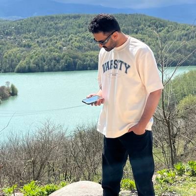 majidd3m's profile picture. دور از هیاهوی سیاست، راوی زندگی و روزمرگی.
         
🎻🌕🎧