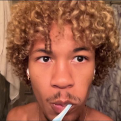 MylesSWT's profile picture. 🇰🇭 insta: kwaliq_