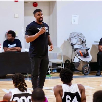 CoachEBuggs's profile picture. Athlete Rep @sportsnetworkllc / Former College Coach/ OVC 🏆 ‘23-‘24 / TSSAA ‘20-‘21 🏆/ Horizon League 🏆🏆 / 🖤 Father of the Fab 5 👩‍❤️‍👨 💍 Husband