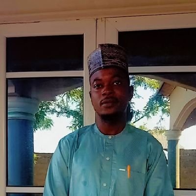 hussaini_y85172's profile picture. 