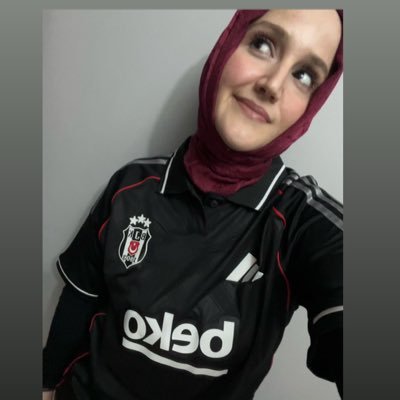 Es_sln's profile picture. Bir derdim var, bin dermana değişmem asla! 🖤🤍