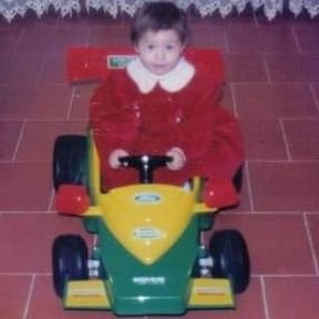 rachelstuff17's profile picture. Non chi comincia ma quel che persevera⚓️