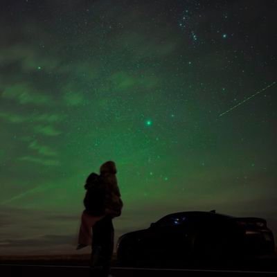 ghobareabi_01's profile picture. «این سفینهٔ قدیمی هنوز تو مدار می‌چرخه ✦
من با سفینهٔ جدید رفتم سمت کهکشان‌های بی‌اسم
یه روز از اون بالا براتون چشمک می‌زنم»