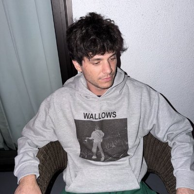 hideitawayy's profile picture. 