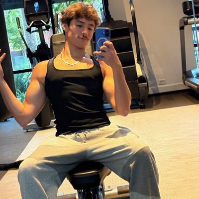 nilstatumof4's profile picture. This is official backup page