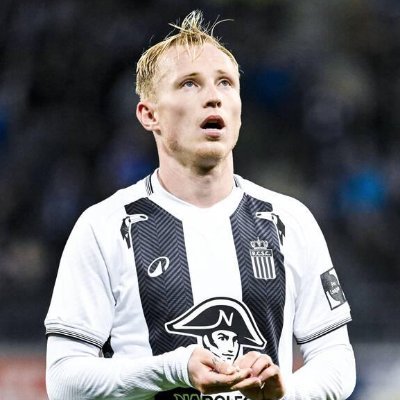 Skaylex_'s profile picture. 21y | @SportCharleroi 🖤🤍 & @BelRedDevils |