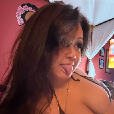 babyyymilaaa's profile picture. open minded