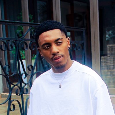 thabofreeman_'s profile picture. (𝖗𝖆𝖗𝖊𝖑𝖞 𝖘𝖊𝖊𝖓,𝖆𝖑𝖜𝖆𝖞𝖘 𝖓𝖔𝖙𝖎𝖈𝖊𝖉) 𝕿𝖍𝖊 𝕺𝖚𝖙𝖈𝖆𝕾𝖙𝖊𝖉 𝕺𝖚𝖙𝖑𝖆𝖜. 📩: earlkiddo@gmail.com IG: thabofreeman_