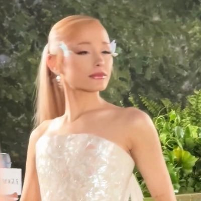 glindasteponme's profile picture. 