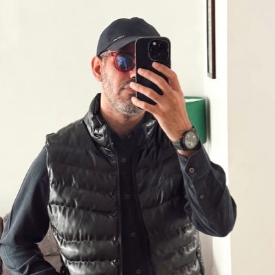 arefghasemi's profile picture. Hiker | Manager of packaging & supplies | Skin & hair consultant. ● Founder of https://t.co/WW7HWRUF18