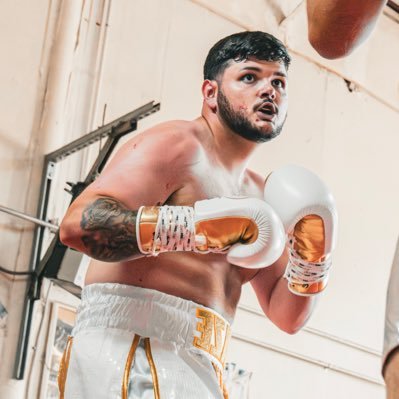 Yo_itsBlaze's profile picture. Father | Fighter | Creator |@breakoutboxing signee | @METrx Athlete | Code “Blaze15” at https://t.co/lLZAlpADmb & https://t.co/TUPzEsUAZZ | ⬇️Subscribe⬇️