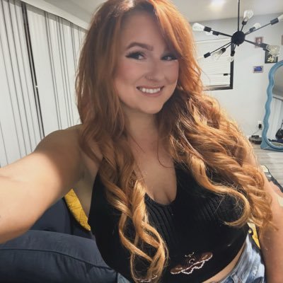 LindseyNRobins's profile picture. Notorious PRL (Pot Roast lover)