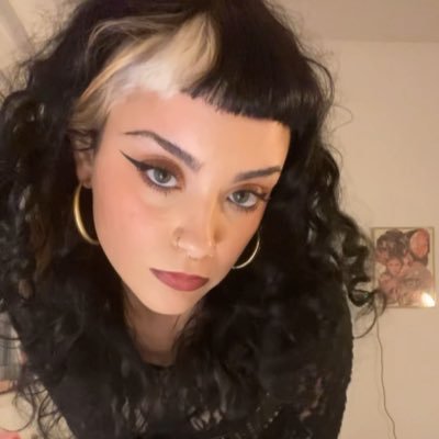 electraritazz's profile picture. Politóloga pero no de las pedantes. Abajo la academia. Comunista por convicción. Soy nueva en estos lares.